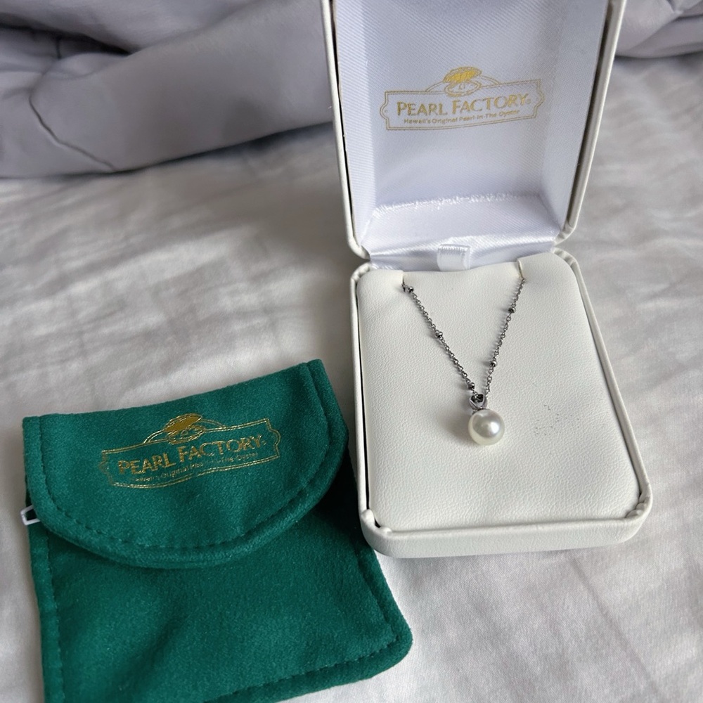 Pearl Factory Silver Necklace with Pearl Pendant